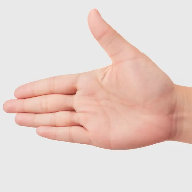 Frauenhand mit ausgestreckten Fingern.